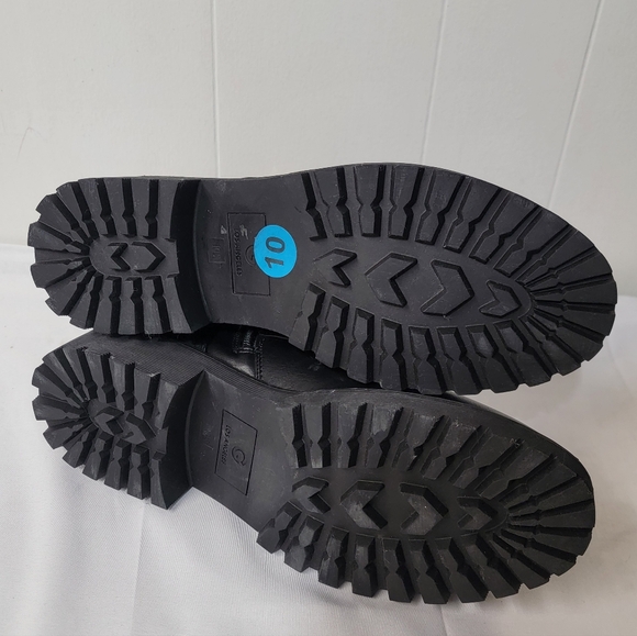 GBG (G by Guess) Womens Size 10 Black Combat Boots With Goldtone Hardware - Picture 4 of 6